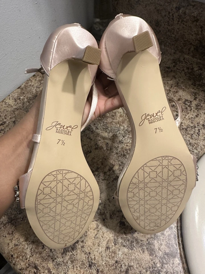 Sandalias Jewel Badgley Mischka Hermosas y Cómodas Perfectas Talla 7.5 Foto 3 de 4