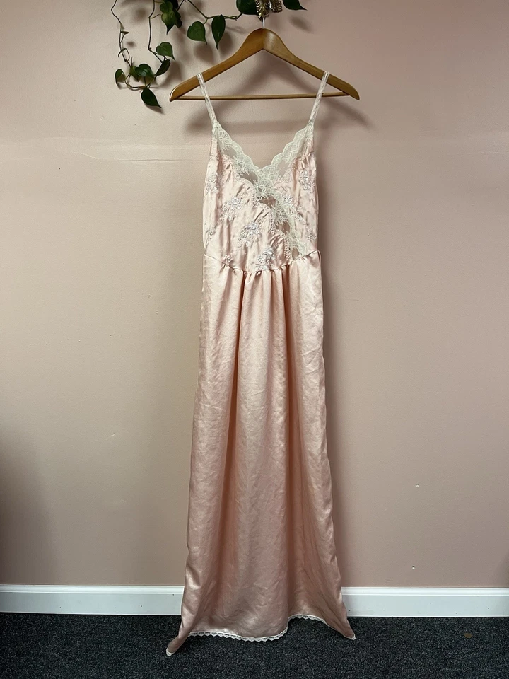 Vintage Christian Dior/Miss Dior Nightgown and Robe Size Medium Pink White Lace - Image 2 of 4
