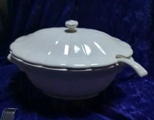Nice Fapor Portugal Large White Soup Tureen With Lid And Ladle Scalloped Edges