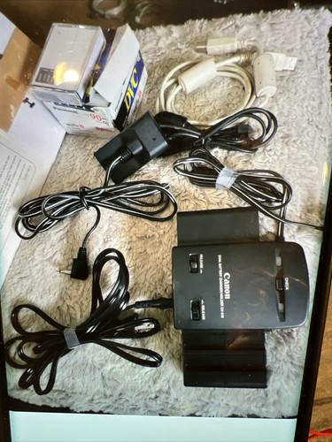 Canon 3ccd Digital Video Camcorder 2 Lens/3X&16X Loom - Picture 11 of 12