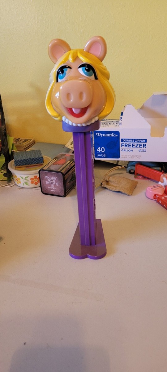 PEZ ペッツ　ジャイアント　ミスピギー 13” Miss Piggy Giant Pez Candy Dispenser. Muppets. Needs Batteries