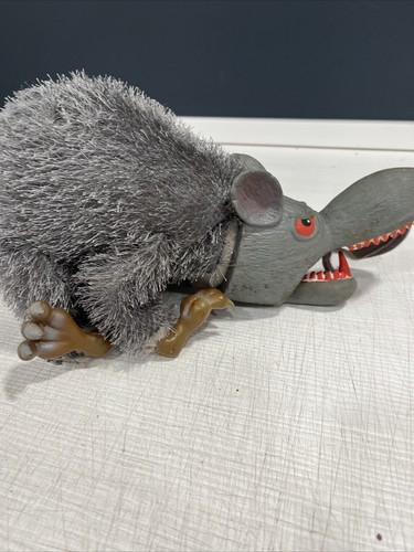 Gemmy Hungry Mordisqueando Goma Rata Gris Boca Trampa De Colección 2005 Animada No Funciona - Imagen 7 de 20