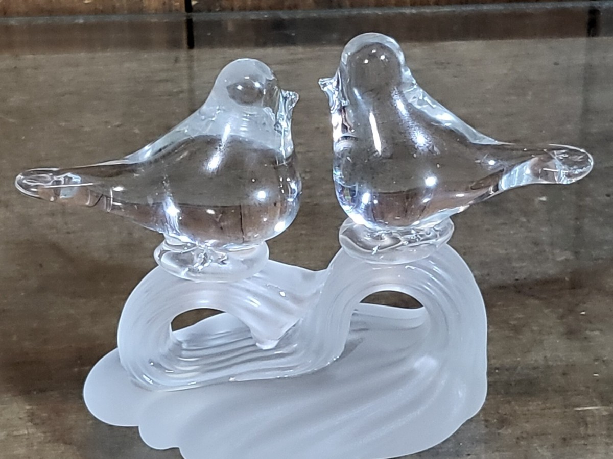 Vintage Crystal Art Glass Love Birds Figurine Fine Art Glass
