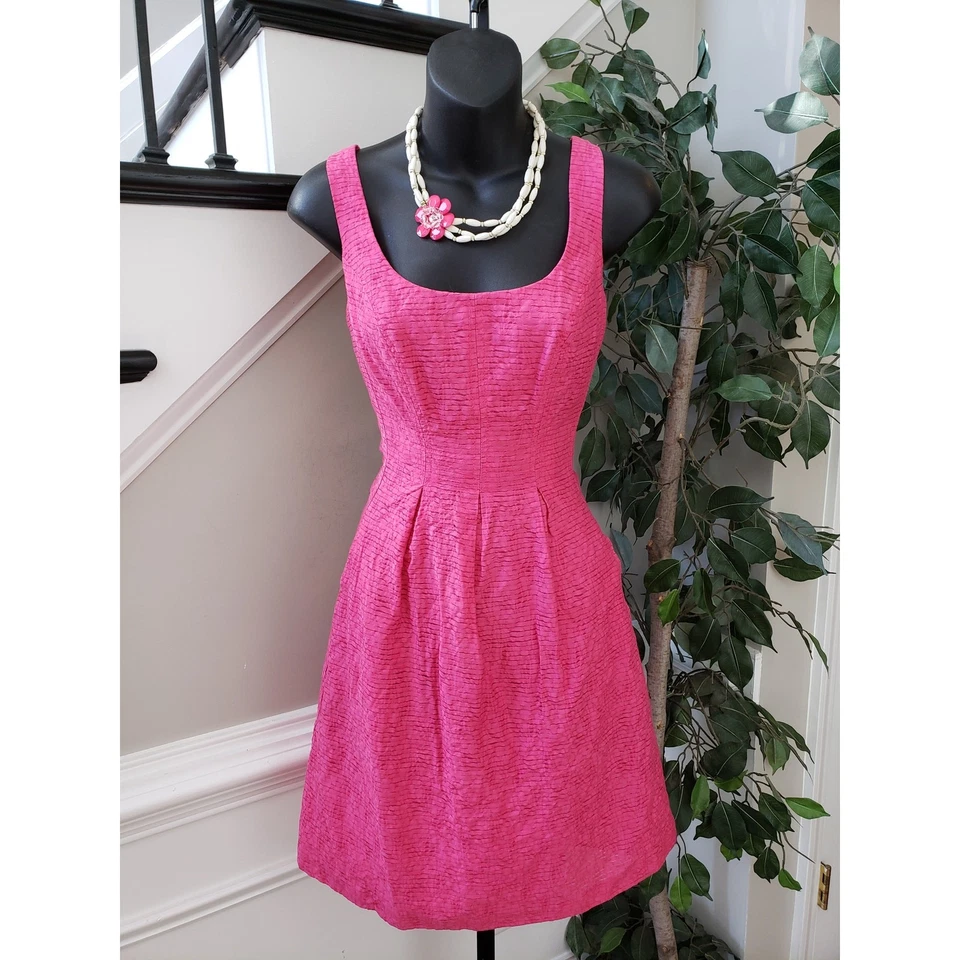 Nine West Fit & Flare Dress Womens Size 4 Pink Textured Scoop Neck Back Zip - Image 2 of 4