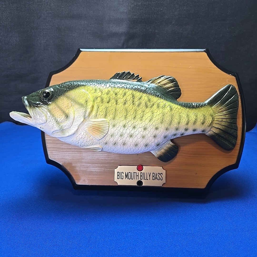 Vintage 1999 Big Mouth Billy Bass Original Holiday Motion Activated Singing Fish by Gemmy. Jingle Bells, up on A Housetop