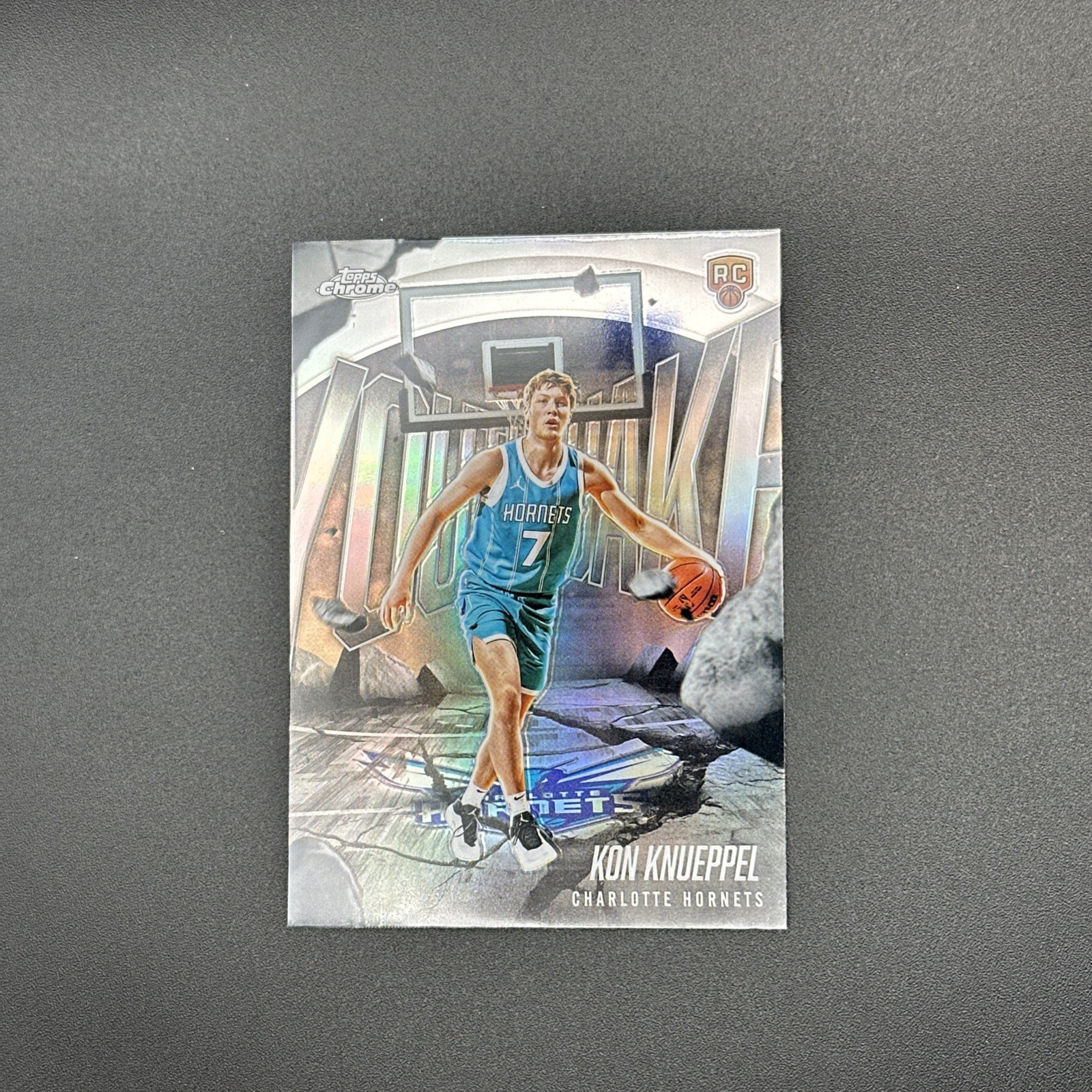 Kon Knueppel RC 2025-26 Topps Chrome Youthquake YQ-4 REFRACTOR HORNETS