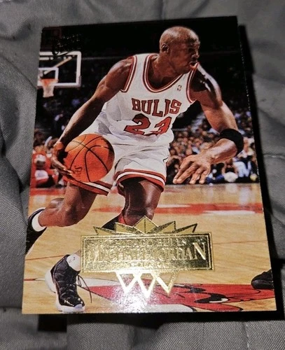 Micheal Jordan 1995-96 Fleer Ultra #25!! Gold Card Mint Condition! And Rare!!