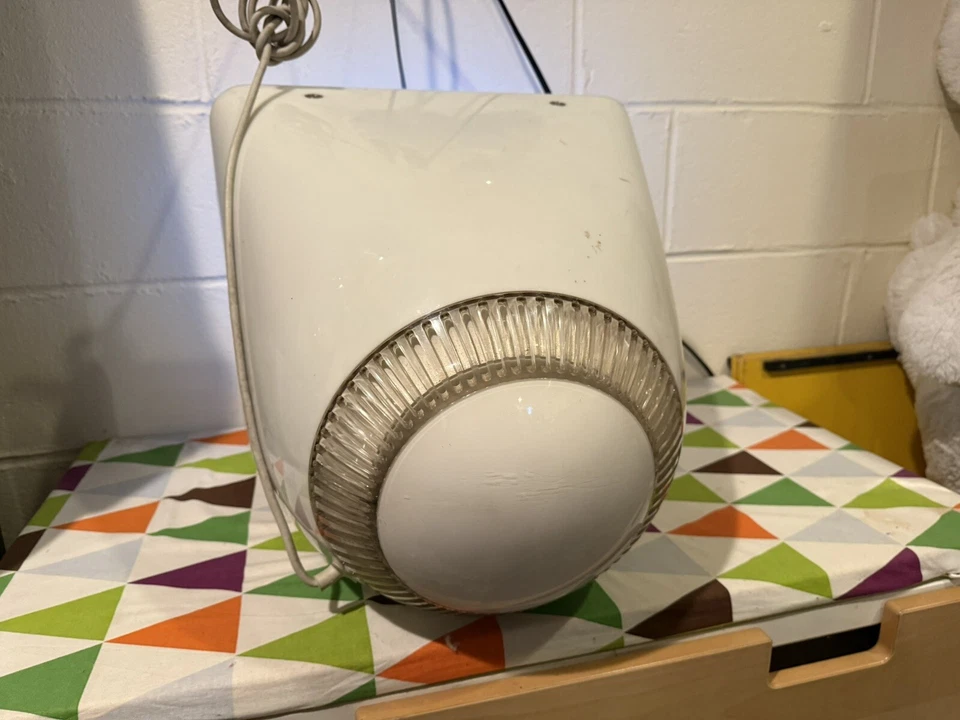 Apple eMac A1002 G4 - Enciende Foto 3 de 4