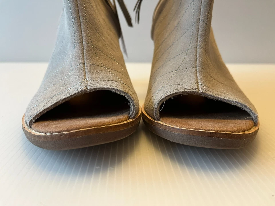 TOMS Gray Quilted Stitch Majorca Peep Toe Booties, Size 7.5 (US) - Image 4 of 4