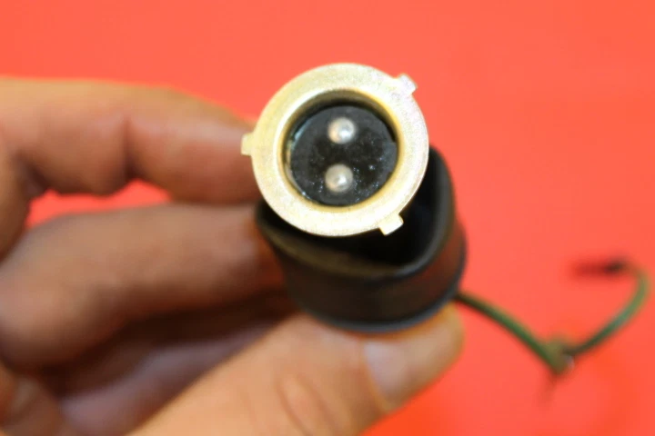 NOS HONDA CA100 CA102 CA105T S65 HEADLIGHT SOCKET PART# 33130-022-000 Foto 4 de 4