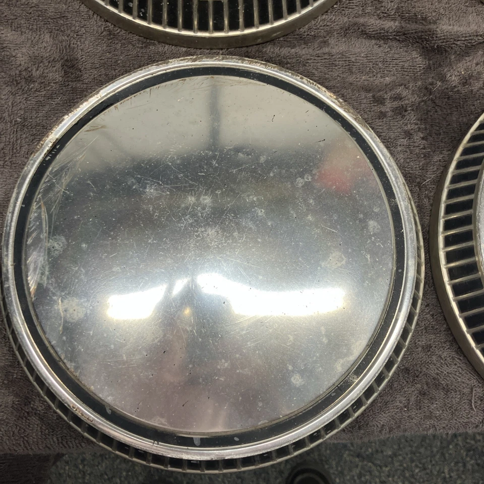 (4) 1971-1980 Ford Pinto, Mustang Fox Body, Mercury Bobcat CALOTAS PARA PRATO DE CACHORRO - Imagem 2 de 4