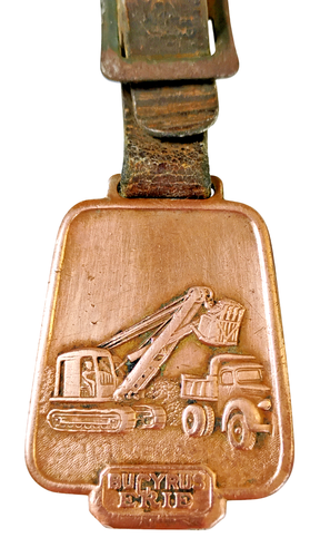 Vintage Bucyrus-Erie massiv Messing Taschenuhr Anhänger mit Bagger