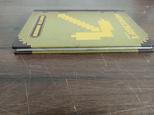 Minecraft : Essential Handbook by Jordan Maron, Stephanie Milton and Paul Soares - Picture 3 of 7