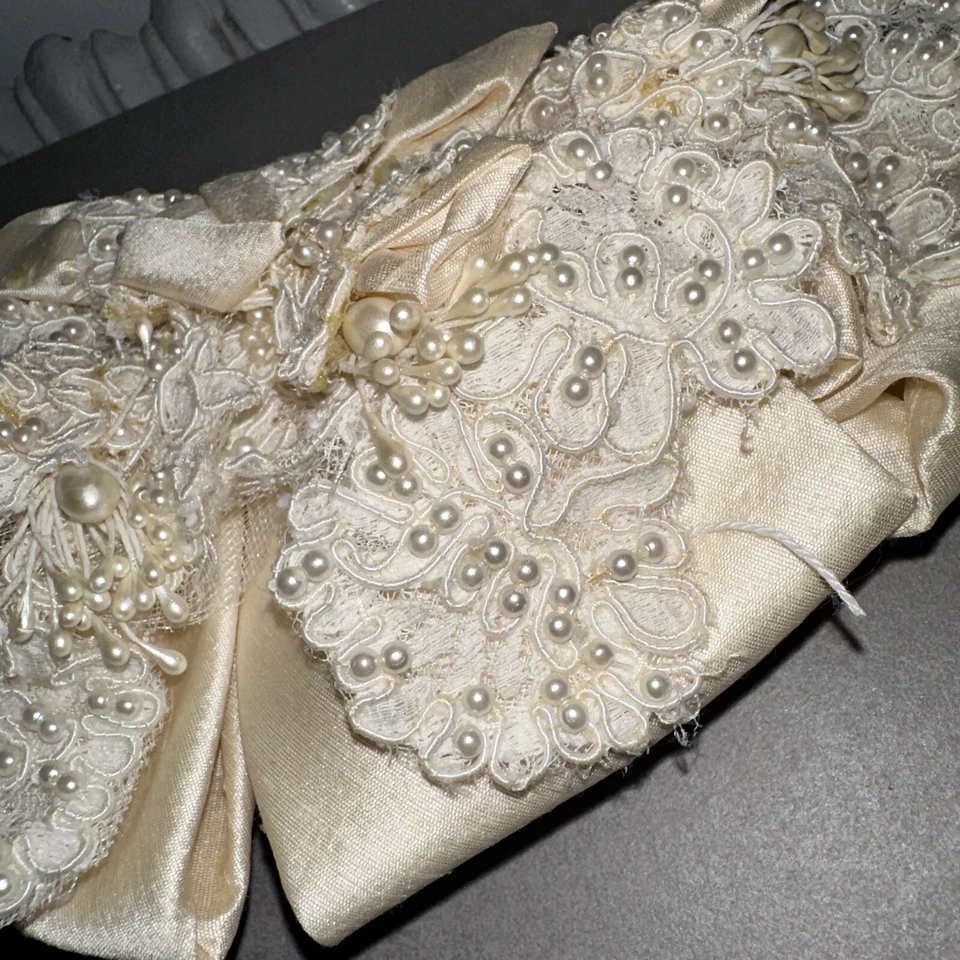 Peine de pelo vintage nupcial hecho a mano perlas de imitación cuentas flores de seda boda Foto 2 de 4