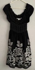 MAX STUDIO BLACK DRESS WITH WHITE EMBROIDERED FLOWERS SIZE LARGE