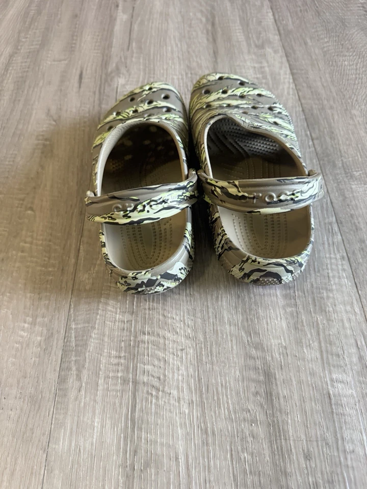 Zueco Clásico Crocs Jóvenes Niños - Verde Multi Digi Camuflaje EE. UU. J6 Foto 4 de 4