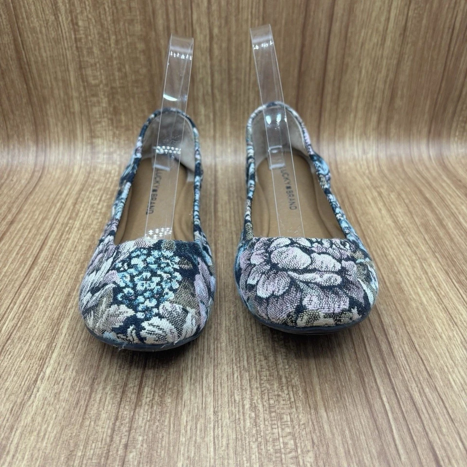 Ballet plano bordado floral rosa crema azul marino Emmie marca Lucky 8,5 M Foto 4 de 4