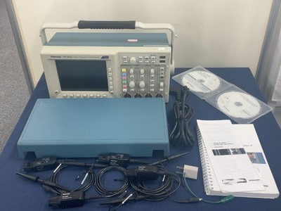 Used Test Equipment with Tektronix P6139B Probes Japan AS IS