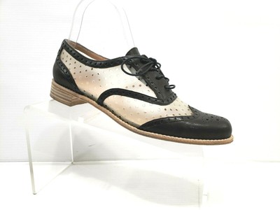 stuart weitzman women's oxfords