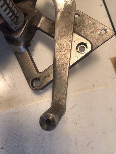 Gsxr400 Gk71f 1986 Right Foot Hanger Brake Lever Peg Rest 1987 73 A - Picture 3 of 8