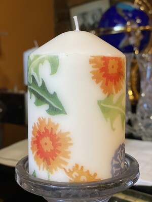 EMMA BRIDGEWATER PUSTEBLUME DESIGN HANDVERZIERTE STUMPENKERZE 10x7cm