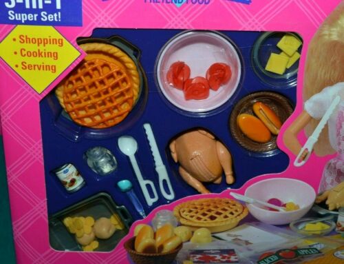 NRFB 1995 RARE BARBIE DOLL FUN FIXIN" TURKEY DINNER 3-IN-1 SET PIE SALT SHAKER + - Bild 2 von 3