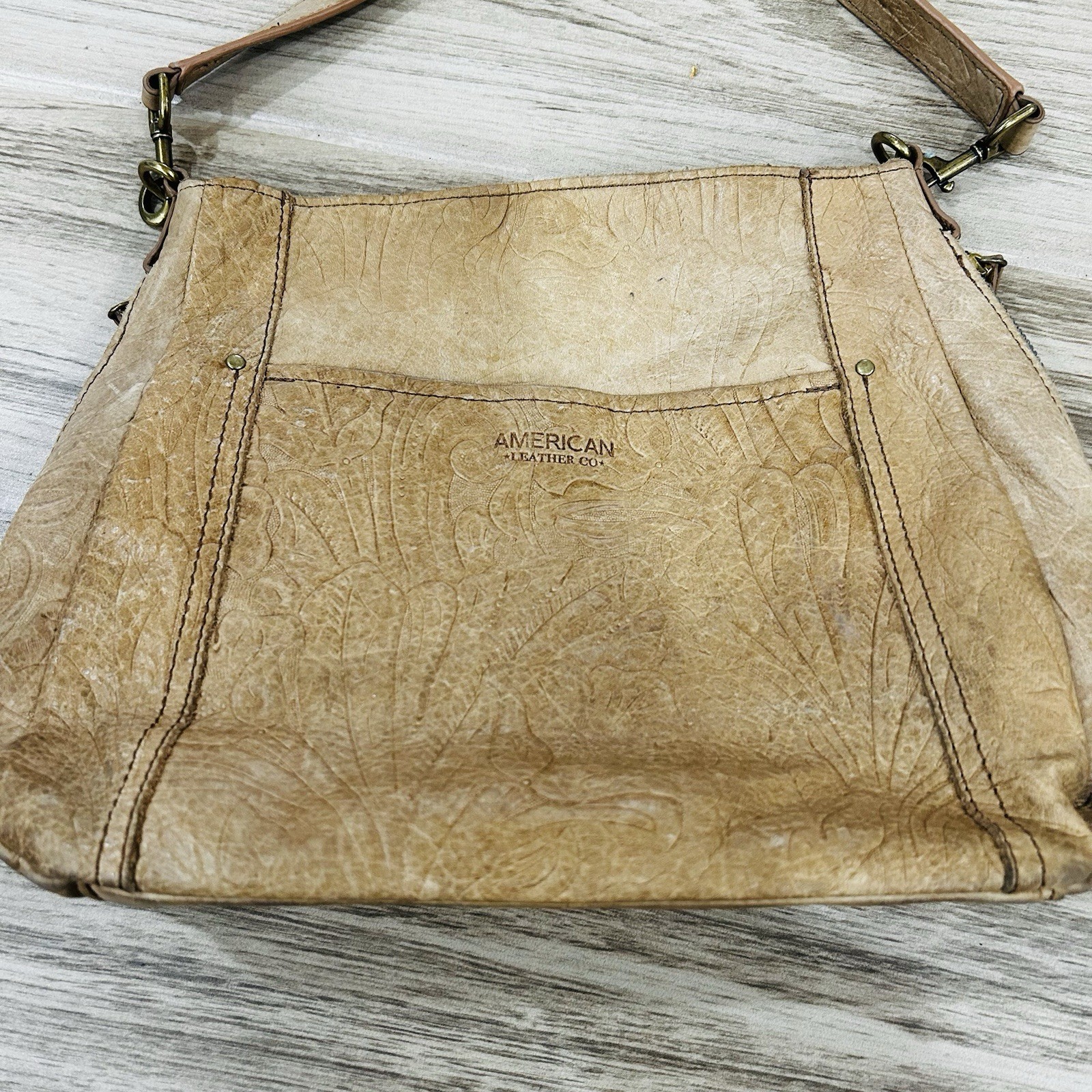 American Leather Co. Austin convertible leather shoulder bag in a tan/cafe latte
