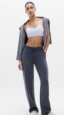 Athleta Women's 99 Seasoft Mid Rise Straight Pant in Gray size XS Yoga Active