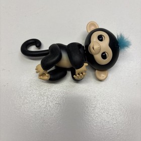 2016 WowWee FINGERLINGS INTERACTIVE BABY MONKEY FINN BLACK WITH BLUE HAIR-WORKS