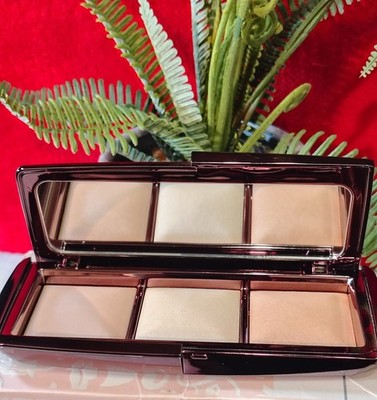 HOURGLASS Ambient Lighting Palette: Dim Light, Radiant Light ( SEE DETAILS )