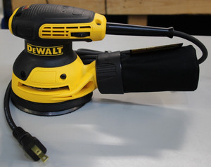 NEW! Handheld DeWalt DWE6423- 5 inch Variable Speed Random Orbit Palm Sander