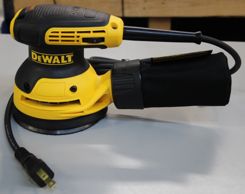 NEW! Handheld DeWalt DWE6423- 5 inch Variable Speed Random Orbit Palm Sander