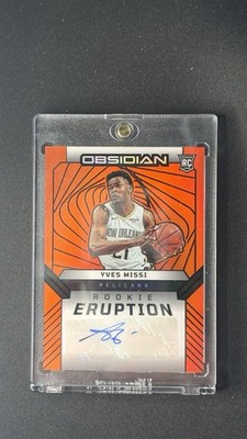 2024-25 Panini Obsidian - Rookie Eruption Autographs Yves Missi 99/99 Bookend