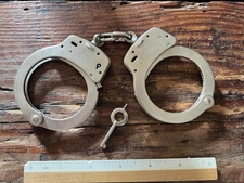 Vintage S&W Smith & Wesson M-100 Handcuffs with Key