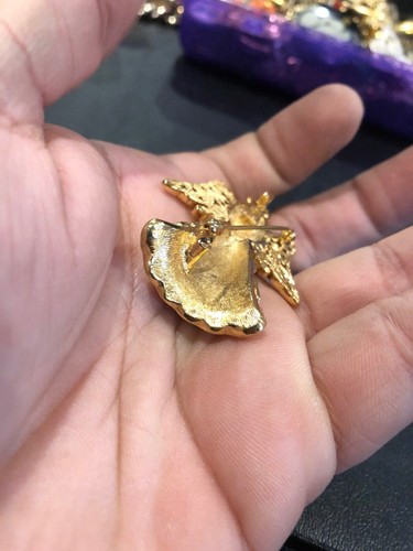 VINTAGE RARE 1996 TRIFARI JEWELS GOLDTONE AB RHINESTONE CHRISTMAS ANGEL BROOCH - Picture 6 of 7