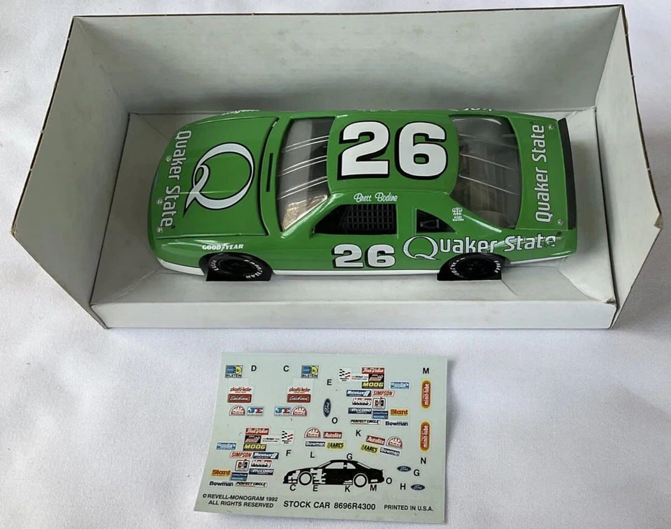 1992 Revell Quaker State Thunderbird #26 Brett Bodine Die Cast Race Car 1:24 - Image 3 of 4