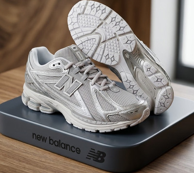 New Balance 1906 Herren Sneaker EU 42 silber/grau/weiß gepolstert U1906WFE