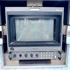 Sony BVM-D9H5J 9  HD Master Monitor with AC-LMD9 Power Supply and Duplex Case