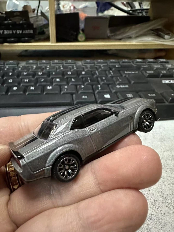 CCA 1:64 2022 Dodge Challenger SRT Jailbreak Diecast Metal Model Car New in Box - Image 4 of 4