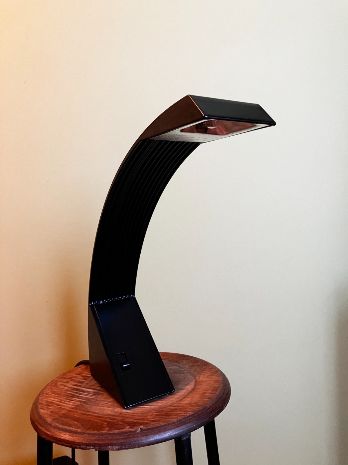 LAMPADA DA TAVOLO ARCOBALENO DESIGN MARCO ZOTTA ORIGINALE ANNI 70 MOMA NY foto 2