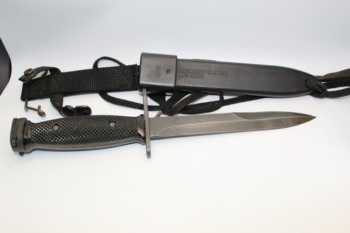 US M7 Bayonet Knife w/ M10 Scabbard Military Vietnam Era Fighting Knife