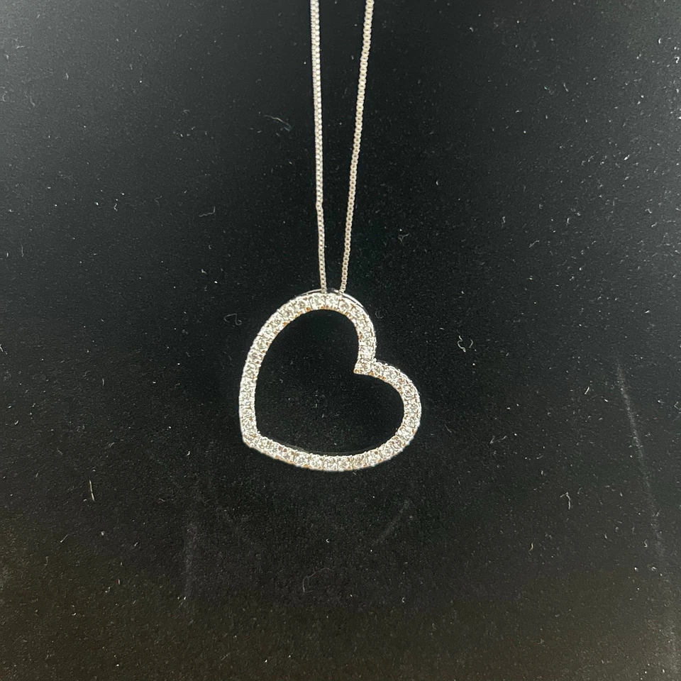 38 Stone Cubic Zirconia heart shaped pendant 925 and CI stamped gifting Love - Image 2 of 4