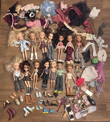 Vintage Lot Of 15 BRATZ Dolls 2001-02 Plus Accessories Clothing Shoes Included 