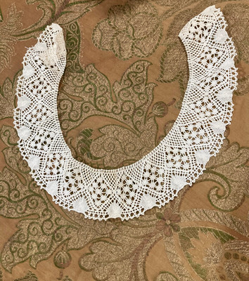 Vintage French Crochet Lace Collar Trim 12'' Long x 2.25'' Wide   Le Puy-en-Velay