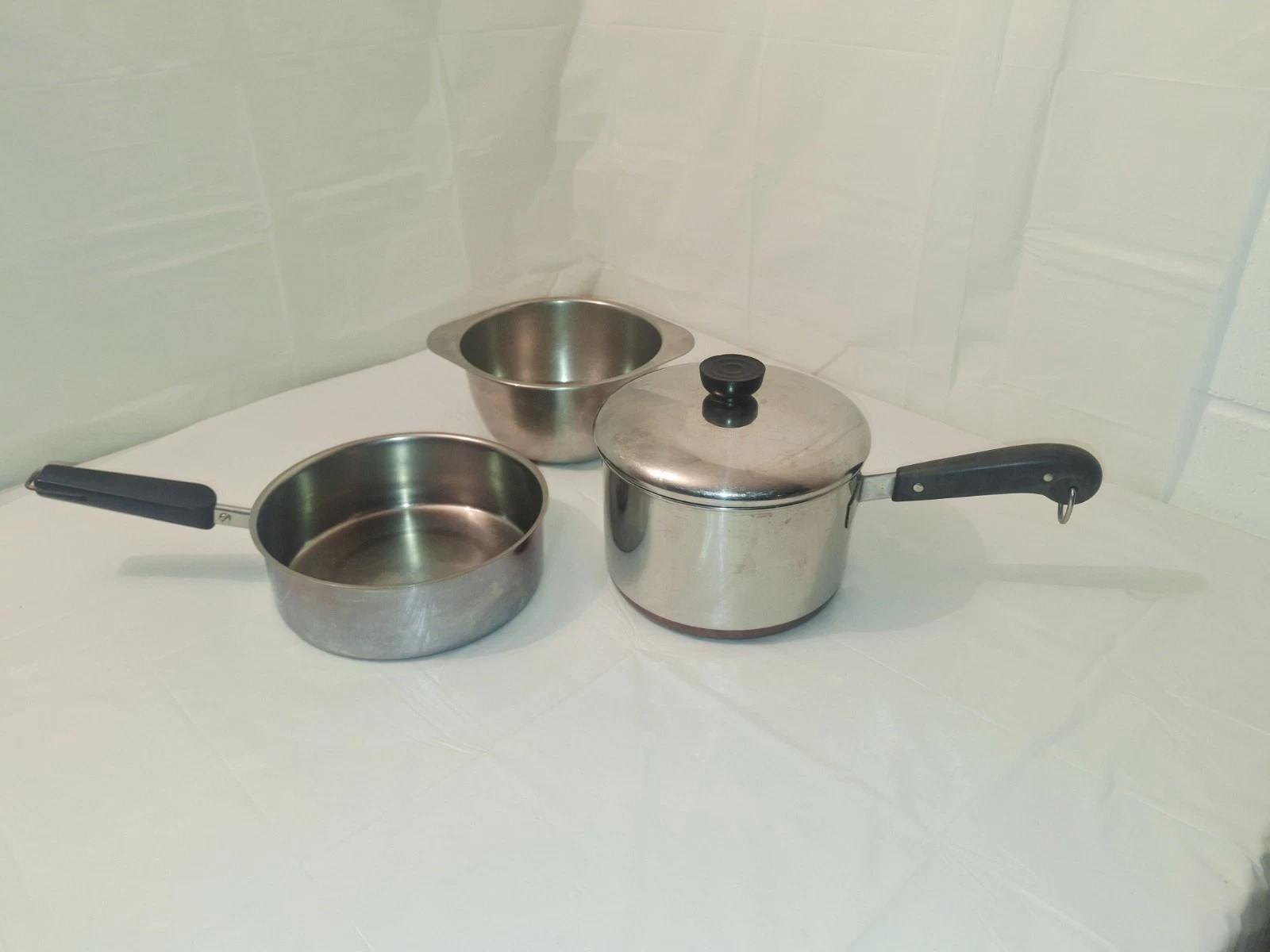 Vintage Revere Ware 2.5 Qt. Sauce Pan 1.5 Qt. Sauce Pan W Lid And Stainless Bowl