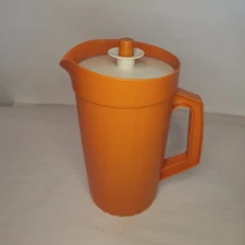 Vintage Tupperware 1 QT Orange #874-14 8" Tall Pitcher w/Matching Lid