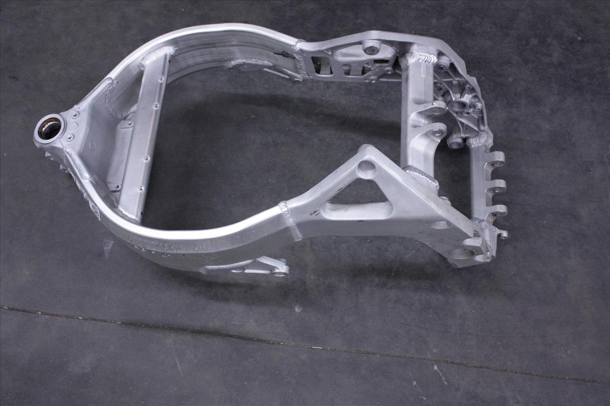 1996 HONDA CBR 900 RR MAIN FRAME CHASSIS BODY CBR900 CBR900RR 96 