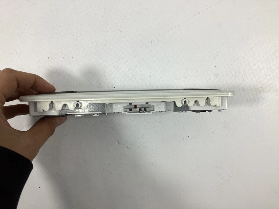 Luz domo superior trasera Mercedes Benz C300 2011-2015 A2048204901 OEM. Foto 3 de 4