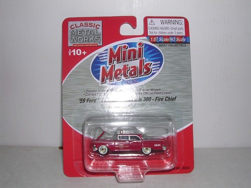 C.M.W. Mini metales #30243 1959 Ford sedán de 4 puertas "Fire Chief" H.O. 1:87 | Zustand: New