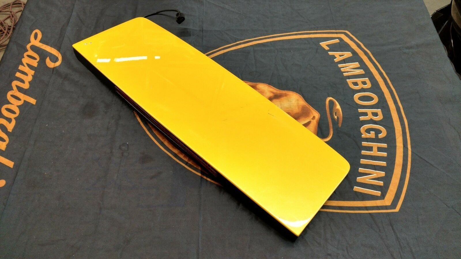 LAMBORGHINI MURCIELAGO LP640 UPPER ROOF SPOILER BRAKE LIGHT PANEL OEM 418827991